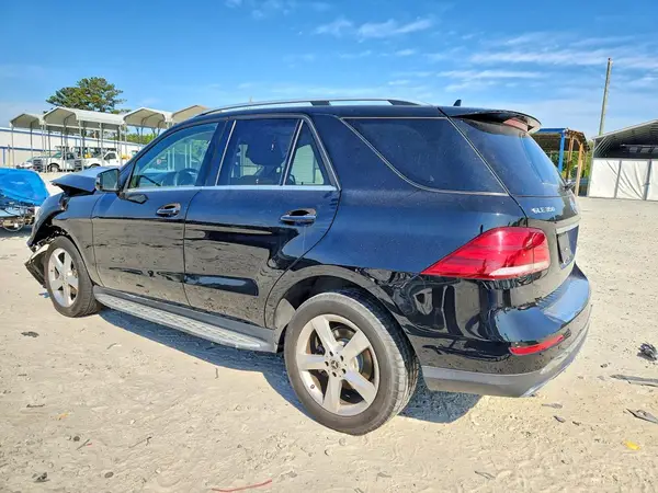 4JGDA5JB5JB021133 2018 MERCEDES-BENZ GLE - Image 2