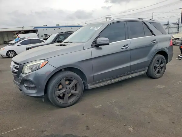 4JGDA5JB5JB027157 2018 MERCEDES-BENZ GLE - Image 1