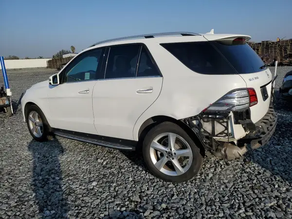 4JGDA5JB5JB028809 2018 MERCEDES-BENZ GLE - Image 2