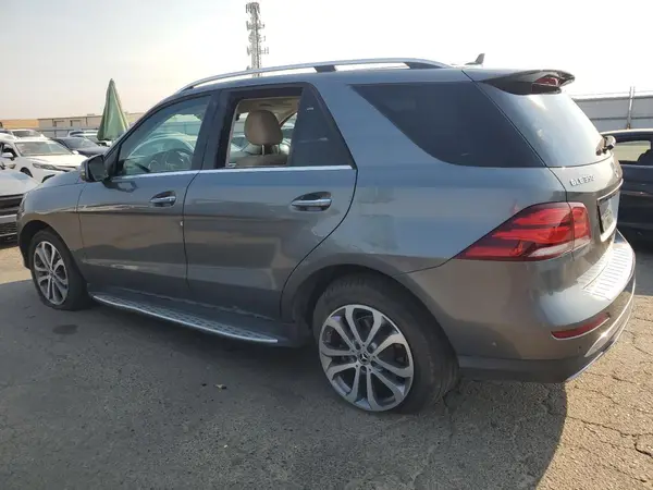 4JGDA5JB5JB039325 2018 MERCEDES-BENZ GLE - Image 2