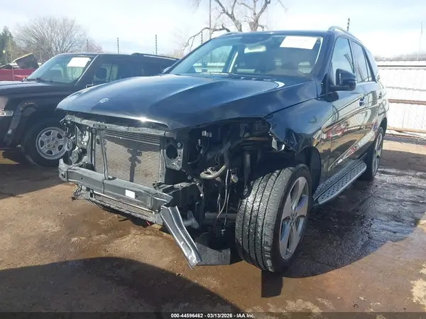 4JGDA5JB5JB052477 2018 MERCEDES-BENZ GLE - Image 2