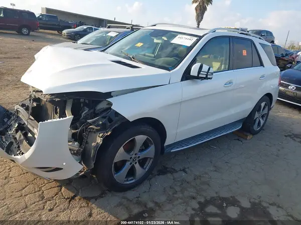 4JGDA5JB5JB058148 2018 MERCEDES-BENZ GLE - Image 2
