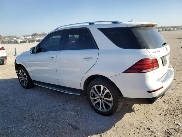 4JGDA5JB5JB074379 2018 MERCEDES-BENZ GLE - Image 2