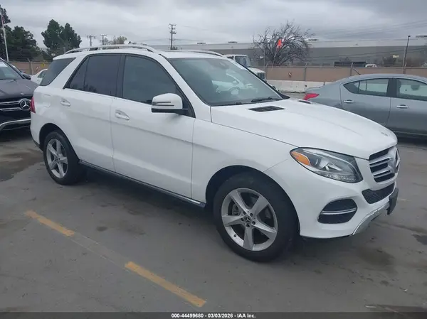 4JGDA5JB5JB180945 2018 MERCEDES-BENZ GLE - Image 1
