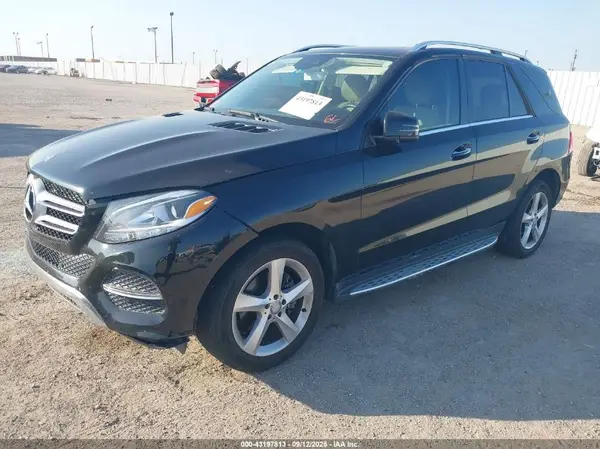 4JGDA5JB6HA879744 2017 MERCEDES-BENZ GLE - Image 2