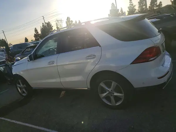 4JGDA5JB6JB003837 2018 MERCEDES-BENZ GLE - Image 2