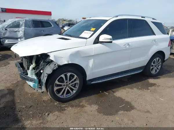 4JGDA5JB6JB076304 2018 MERCEDES-BENZ GLE - Image 2