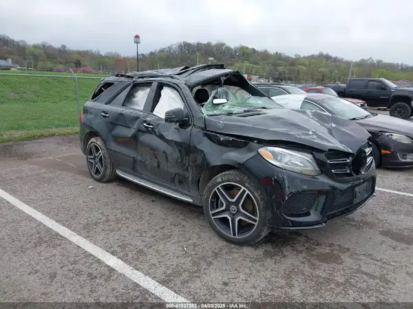 4JGDA5JB6JB158761 2018 MERCEDES-BENZ GLE - Image 1