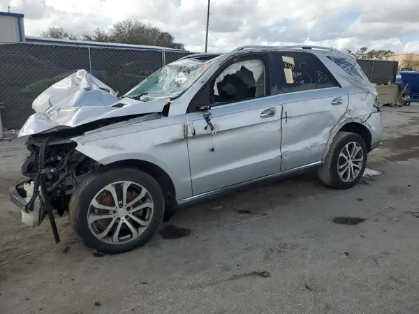 4JGDA5JB7GA673914 2016 MERCEDES-BENZ GLE - Image 1