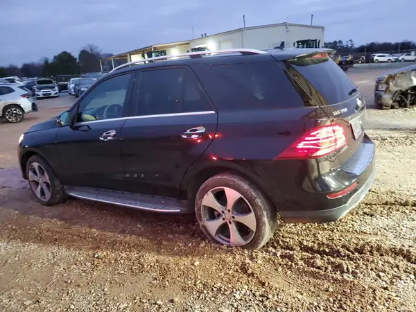 4JGDA5JB7GA679860 2016 MERCEDES-BENZ GLE - Image 2