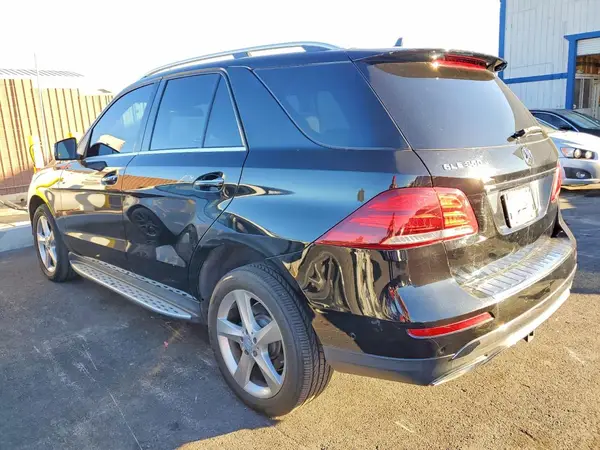 4JGDA5JB7HA877551 2017 MERCEDES-BENZ GLE - Image 2