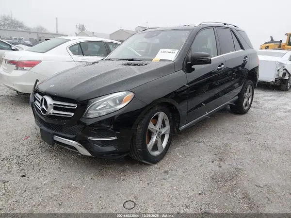 4JGDA5JB7HA949140 2017 MERCEDES-BENZ GLE - Image 2
