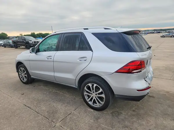 4JGDA5JB8GA680774 2016 MERCEDES-BENZ GLE - Image 2