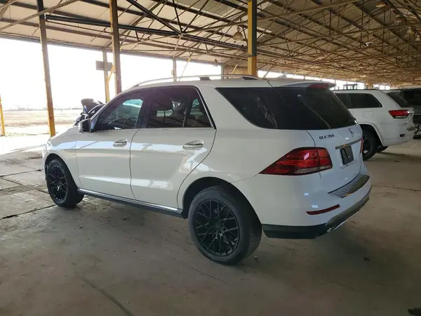 4JGDA5JB8HA813714 2017 MERCEDES-BENZ GLE - Image 2