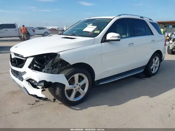 4JGDA5JB8HA820601 2017 MERCEDES-BENZ GLE - Image 2