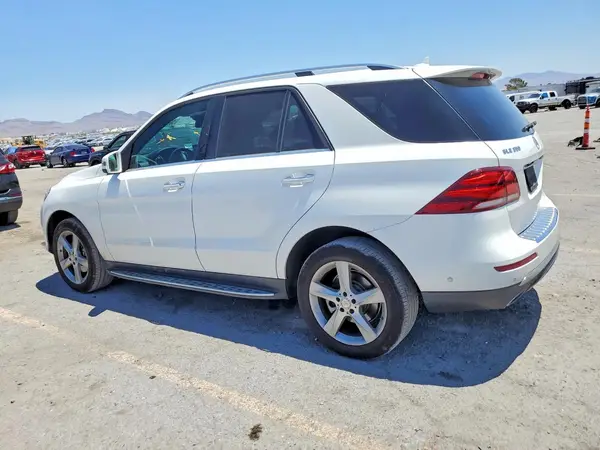 4JGDA5JB8HA827760 2017 MERCEDES-BENZ GLE - Image 2