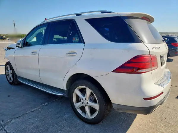 4JGDA5JB8HA837821 2017 MERCEDES-BENZ GLE - Image 2