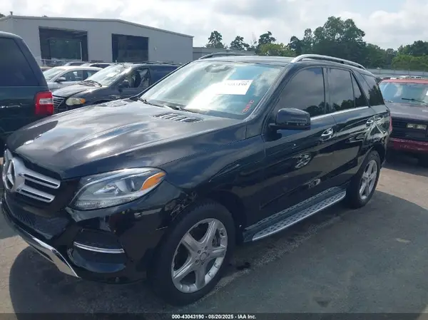 4JGDA5JB8HA845949 2017 MERCEDES-BENZ GLE - Image 2