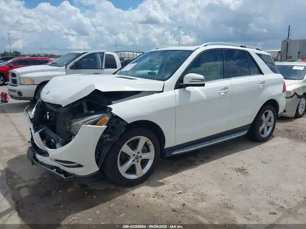 4JGDA5JB8HA949230 2017 MERCEDES-BENZ GLE - Image 2