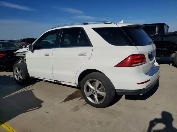 4JGDA5JB8JB039335 2018 MERCEDES-BENZ GLE - Image 2