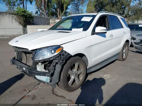 4JGDA5JB8JB062744 2018 MERCEDES-BENZ GLE - Image 2