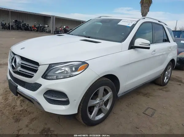 4JGDA5JB8JB134347 2018 MERCEDES-BENZ GLE - Image 2