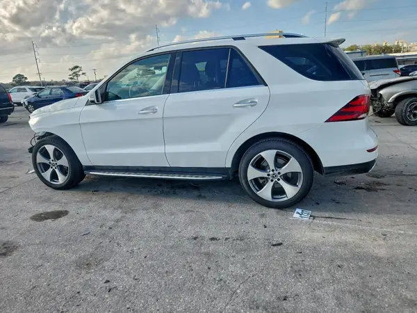 4JGDA5JB8JB165050 2018 MERCEDES-BENZ GLE - Image 2
