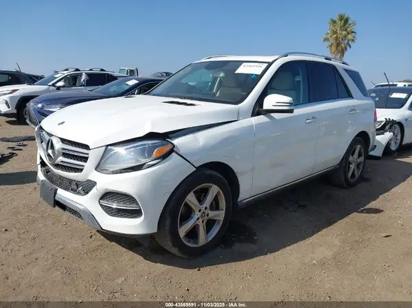 4JGDA5JB8JB168143 2018 MERCEDES-BENZ GLE - Image 2