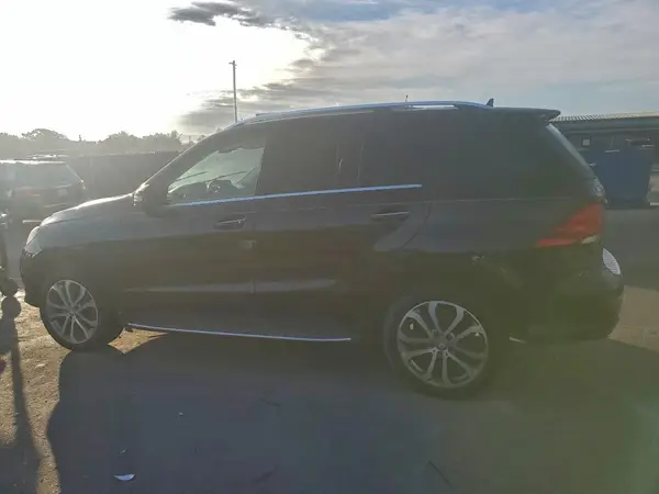 4JGDA5JB9GA643877 2016 MERCEDES-BENZ GLE - Image 2