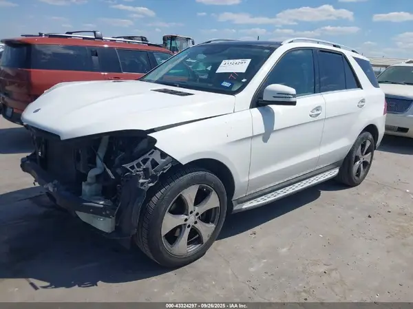 4JGDA5JB9HA820204 2017 MERCEDES-BENZ GLE - Image 2