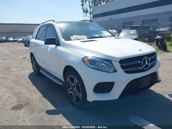 4JGDA5JB9JB063000 2018 MERCEDES-BENZ GLE - Image 1