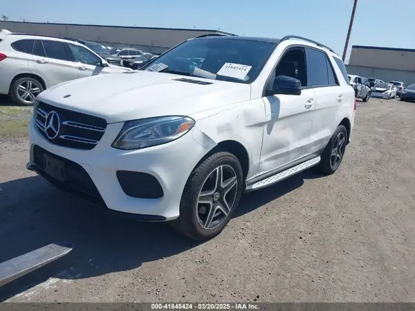 4JGDA5JB9JB063000 2018 MERCEDES-BENZ GLE - Image 2