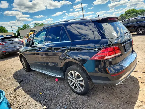 4JGDA5JB9JB080458 2018 MERCEDES-BENZ GLE - Image 2