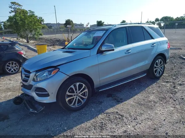 4JGDA5JBXJB048828 2018 MERCEDES-BENZ GLE - Image 2