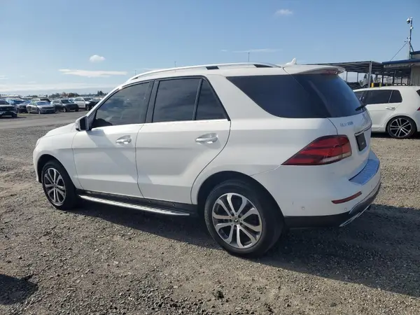 4JGDA5JBXJB070148 2018 MERCEDES-BENZ GLE - Image 2