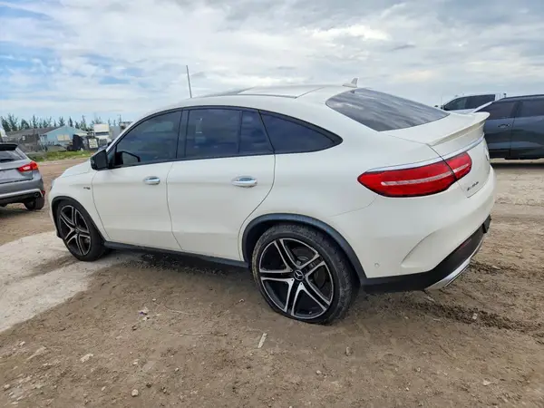 4JGED6EB8HA068197 2017 MERCEDES-BENZ GLE - Image 2