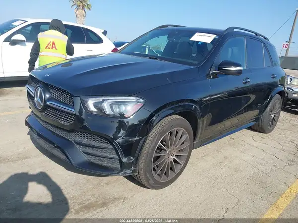 4JGFB4JB2PA885569 2023 MERCEDES-BENZ GLE - Image 2