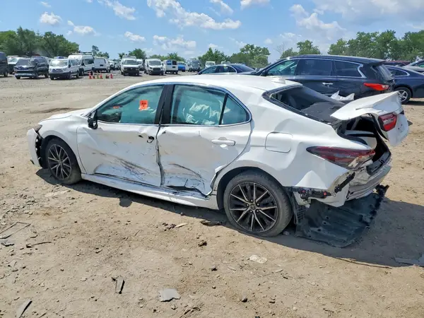 4T1611AK3MU402719 2021 TOYOTA CAMRY - Image 2