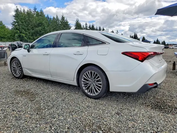 4T1821FB8KU007500 2019 TOYOTA AVALON - Image 2