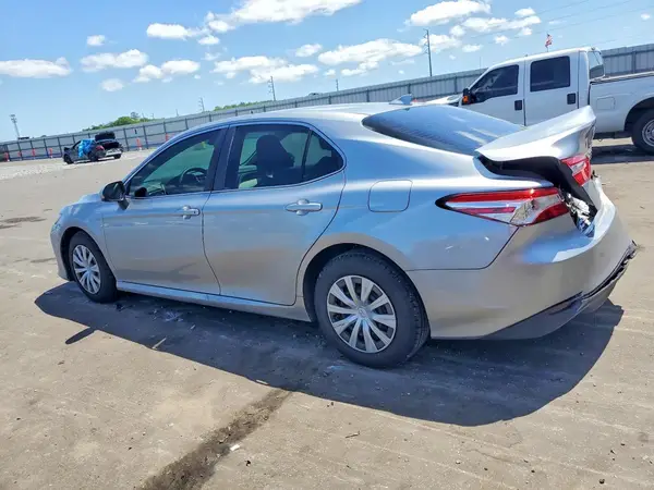 4T1A11AK8LU916988 2020 TOYOTA CAMRY - Image 2