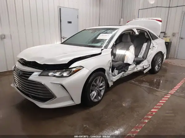 4T1A21FB0LU016981 2020 TOYOTA AVALON - Image 2