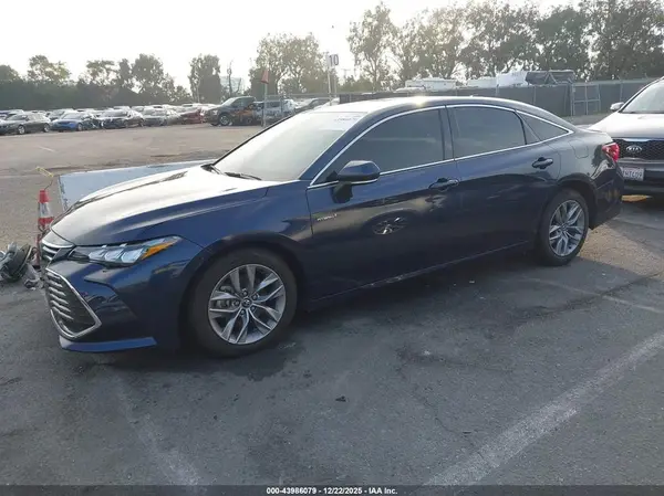 4T1A21FB1LU014916 2020 TOYOTA AVALON - Image 2
