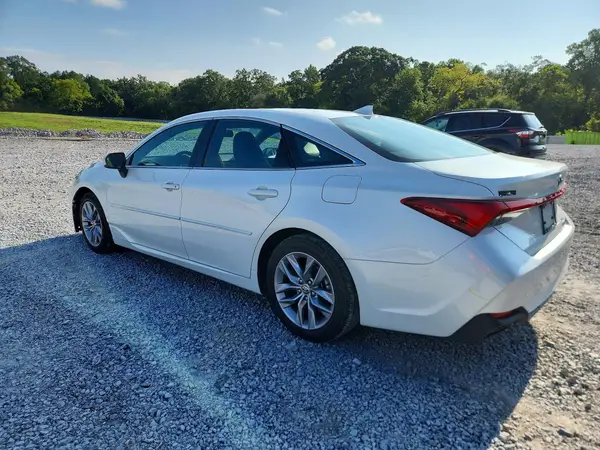 4T1AA1AB7NU014903 2022 TOYOTA AVALON - Image 2