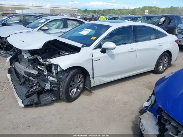 4T1AA1AB8MU005173 2021 TOYOTA AVALON - Image 2