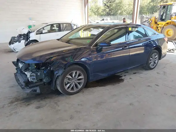 4T1AZ1FB0NU079707 2022 TOYOTA AVALON - Image 2