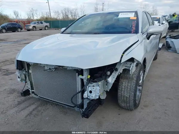 4T1AZ1FB2NU081894 2022 TOYOTA AVALON - Image 2