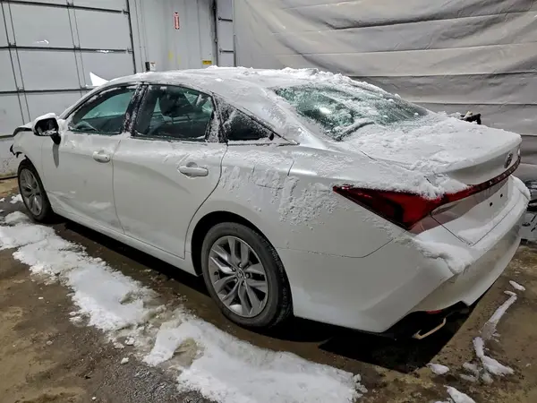 4T1AZ1FB2NU085119 2022 TOYOTA AVALON - Image 2