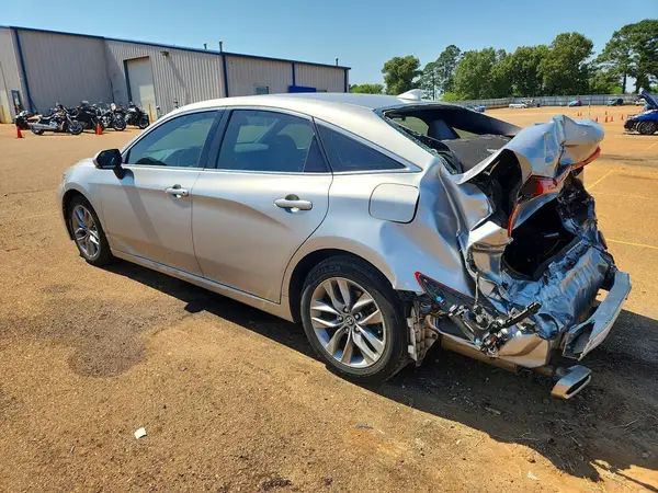 4T1AZ1FB4LU046108 2020 TOYOTA AVALON - Image 2