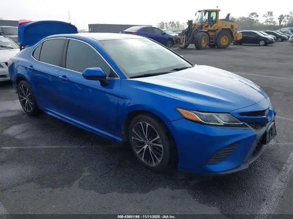 4T1B11HK0JU009160 2018 TOYOTA CAMRY - Image 1