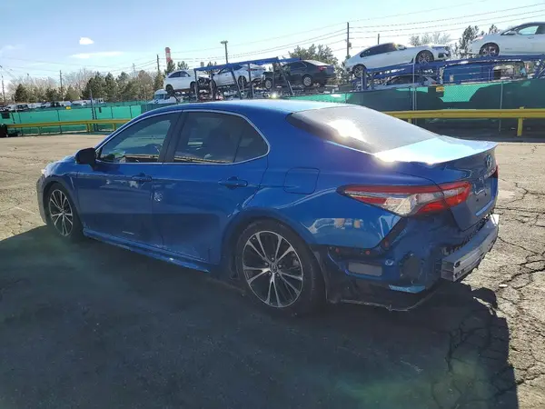 4T1B11HK0JU012687 2018 TOYOTA CAMRY - Image 2
